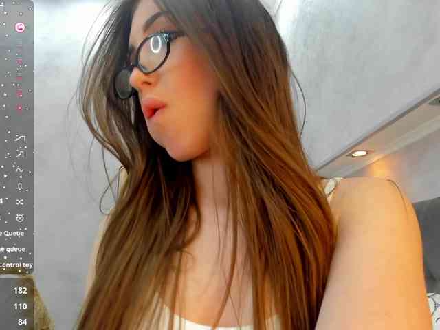 Emily-Lews webcam