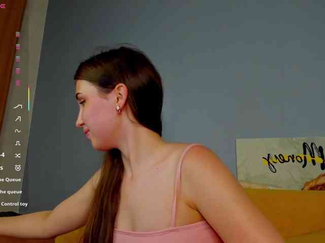 Emily-Lews webcam