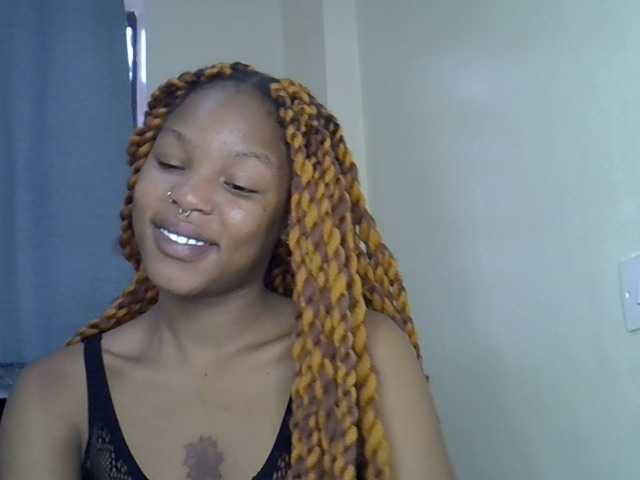 Saaxee live cam on BongaCams