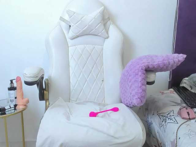 madelinsquit live cam on BongaCams