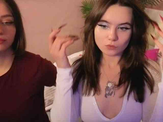 Acest model este live acum. MaoandLulu