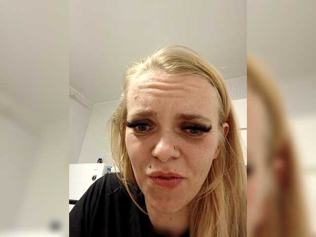 AstahichAlena's BongaCams show and profile