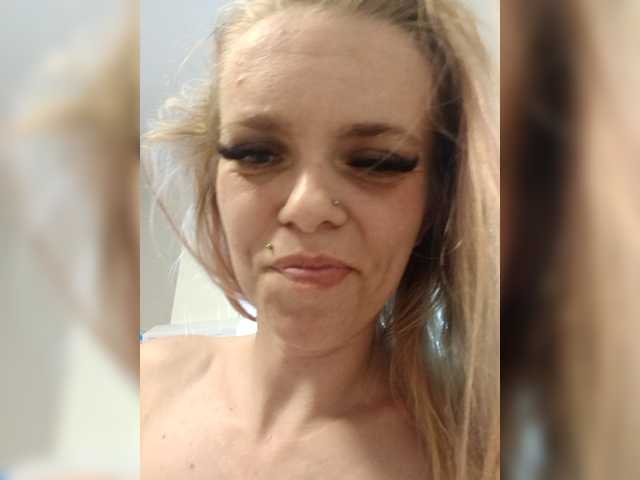 AstahichAlena's BongaCams show and profile