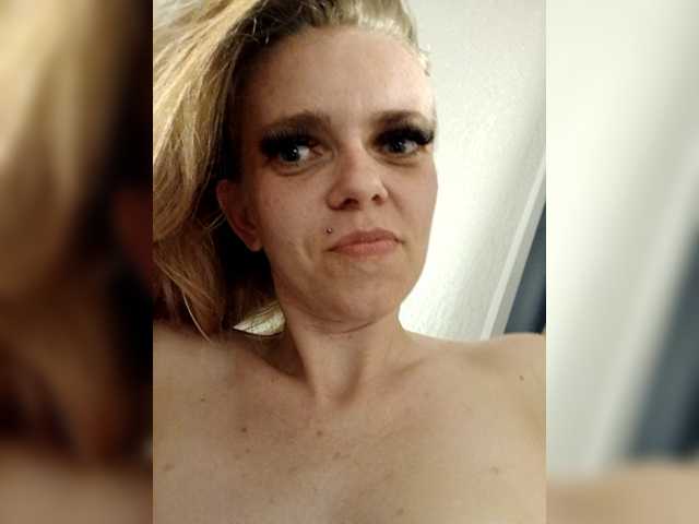 AstahichAlena's BongaCams show and profile