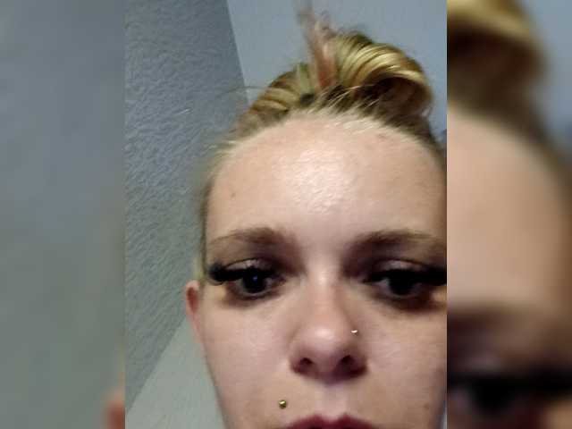 AstahichAlena's BongaCams show and profile