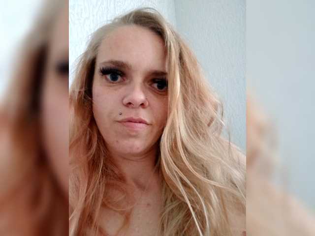 AstahichAlena's BongaCams show and profile