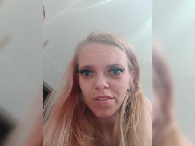 AstahichAlena's BongaCams show and profile