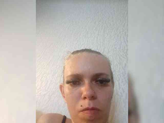 AstahichAlena webcam