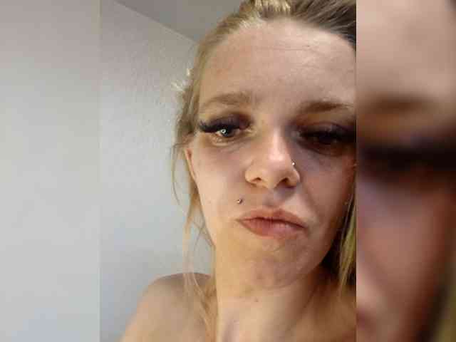 AstahichAlena webcam