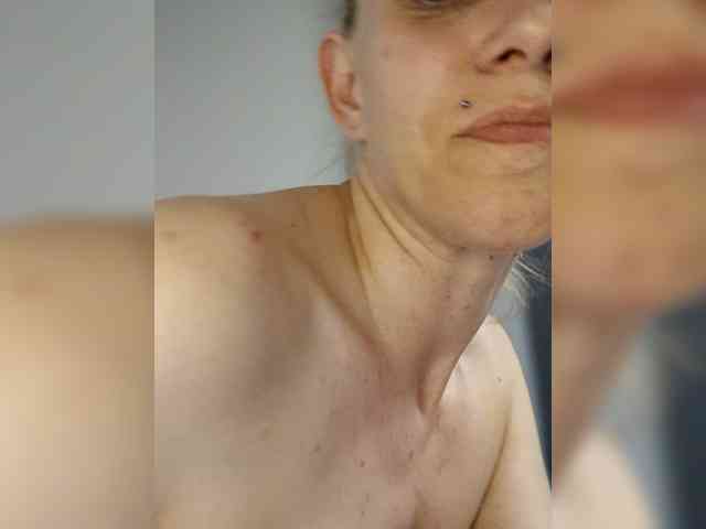 AstahichAlena webcam