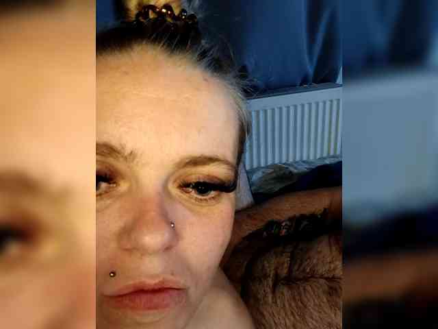 AstahichAlena webcam