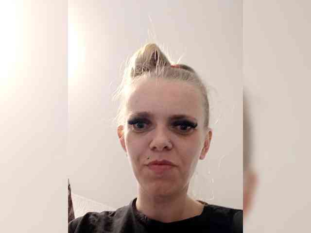 AstahichAlena webcam