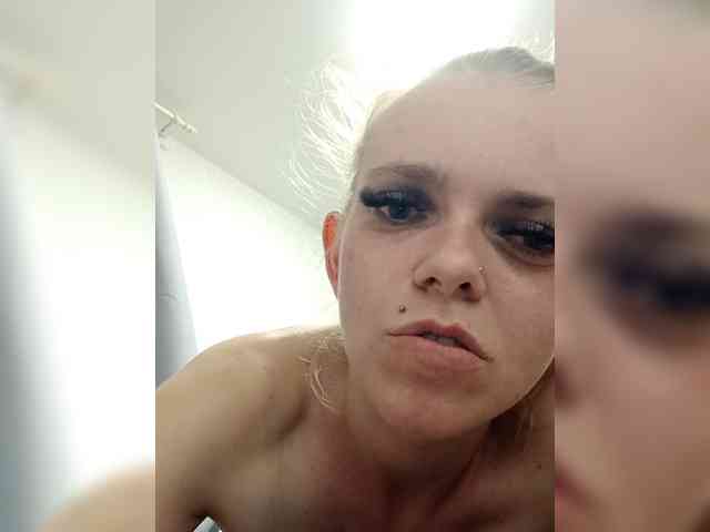 AstahichAlena webcam