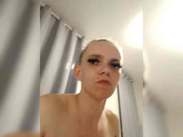 AstahichAlena webcam