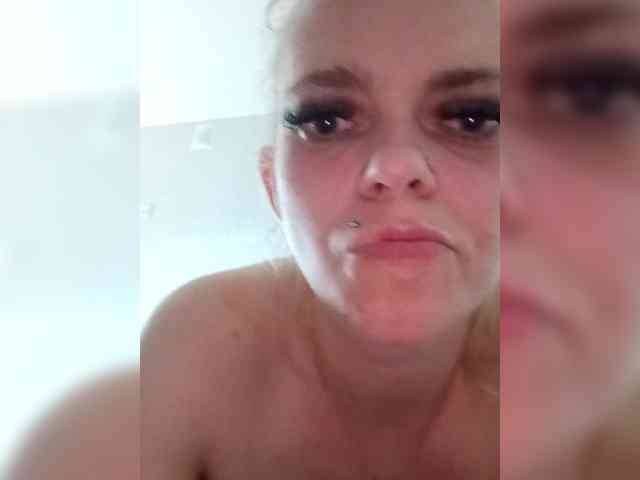 AstahichAlena webcam