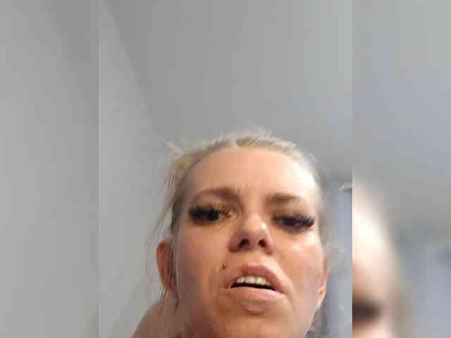 AstahichAlena webcam