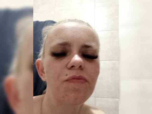 AstahichAlena webcam