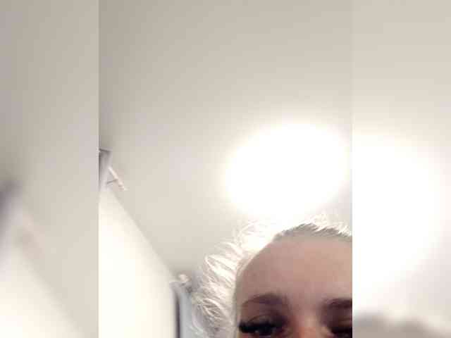 AstahichAlena webcam