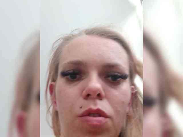 AstahichAlena webcam