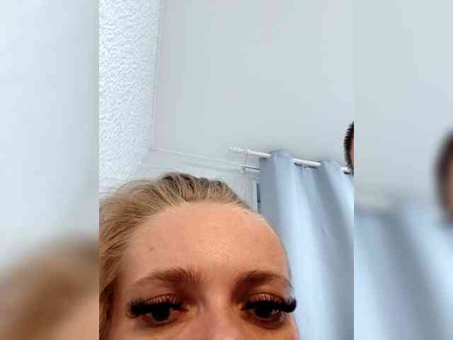 AstahichAlena webcam