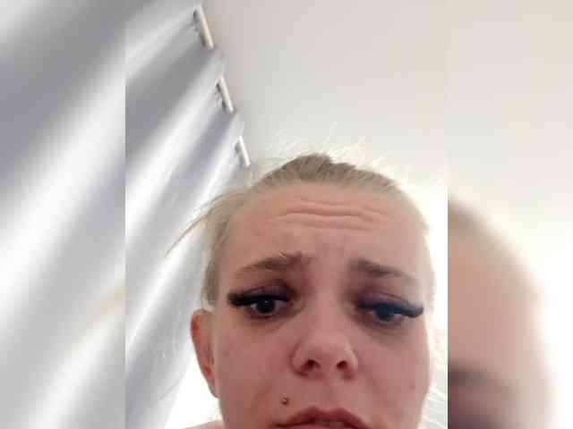 AstahichAlena webcam