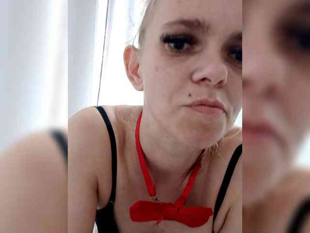 AstahichAlena webcam