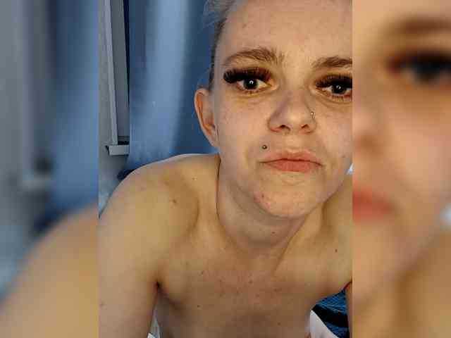 AstahichAlena webcam