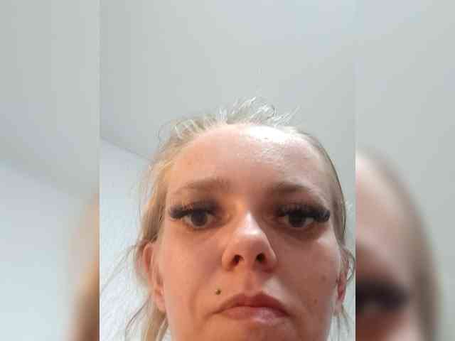 AstahichAlena webcam