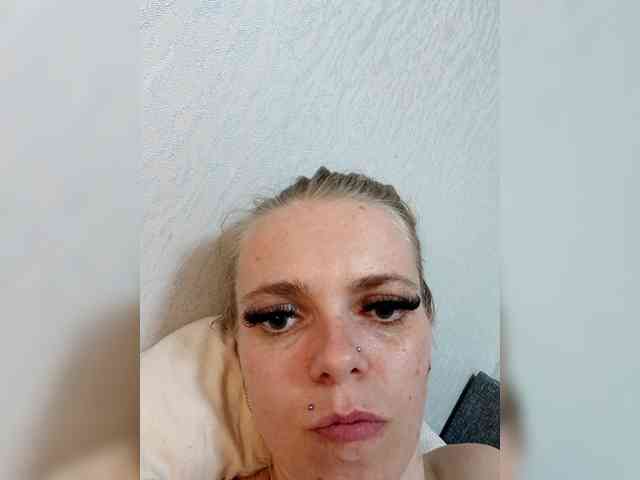 AstahichAlena webcam