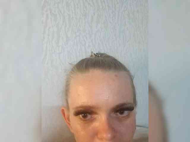 AstahichAlena webcam