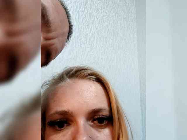 AstahichAlena webcam