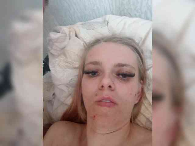 AstahichAlena webcam