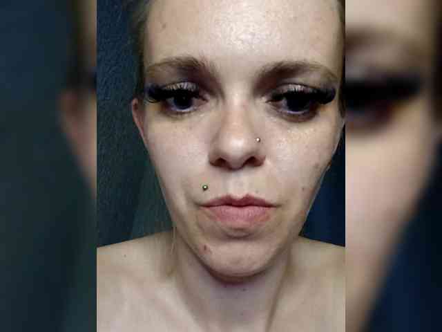 AstahichAlena webcam