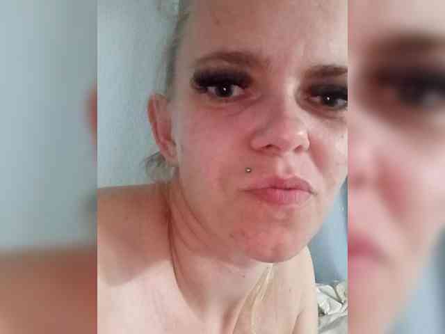 AstahichAlena webcam