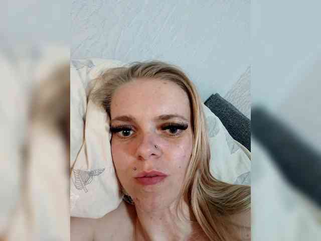 AstahichAlena webcam