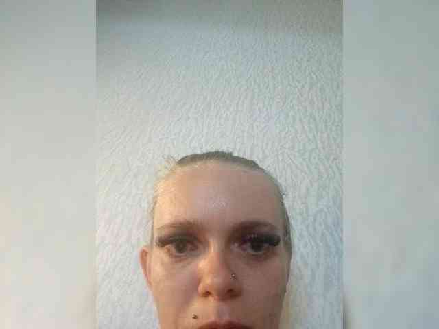 AstahichAlena webcam