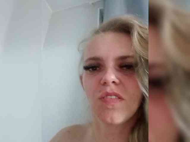 AstahichAlena webcam