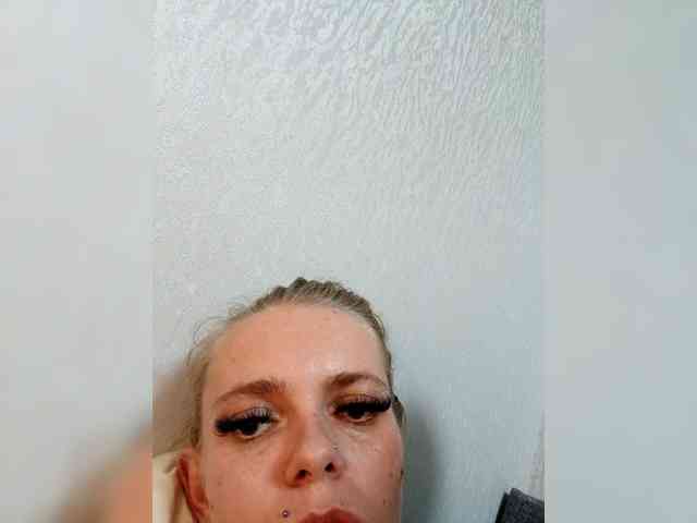 AstahichAlena webcam