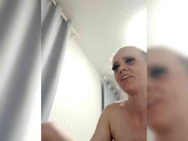 AstahichAlena webcam