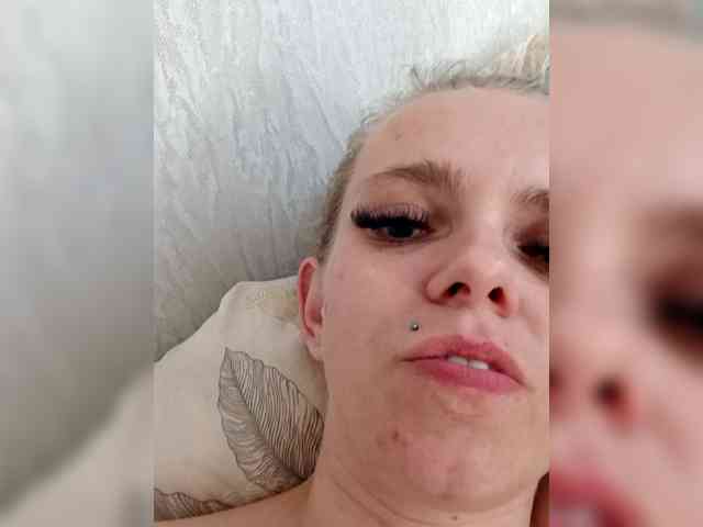 AstahichAlena webcam