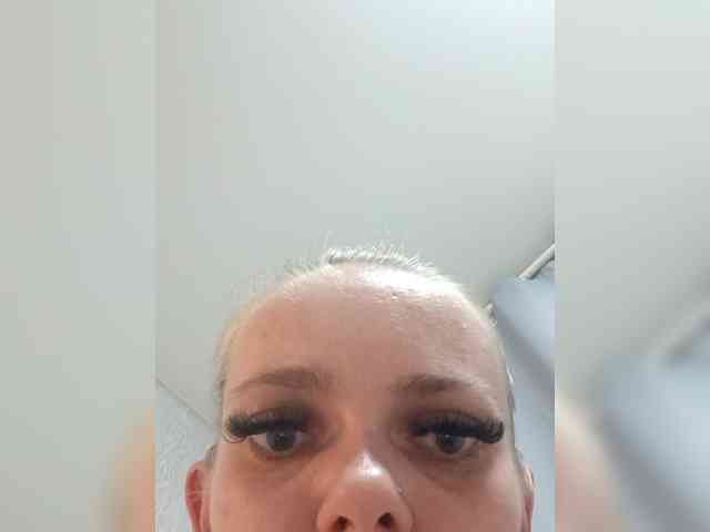 AstahichAlena webcam