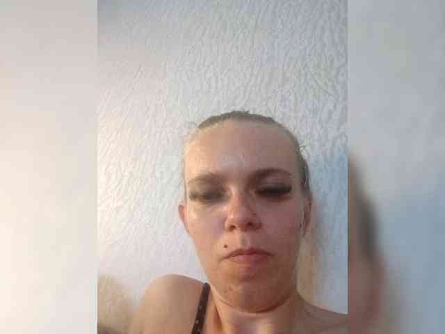 AstahichAlena webcam