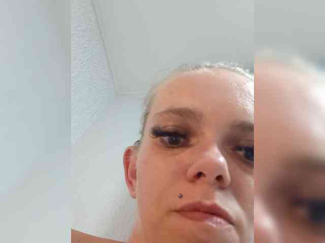 AstahichAlena webcam