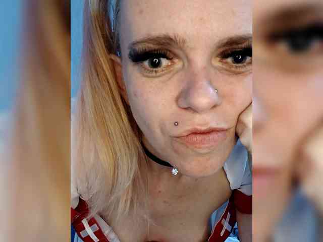 AstahichAlena webcam