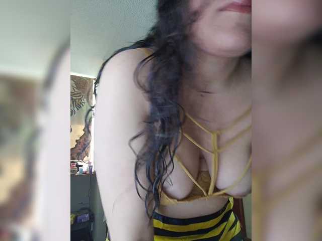 LuanaPowerful live cam on BongaCams