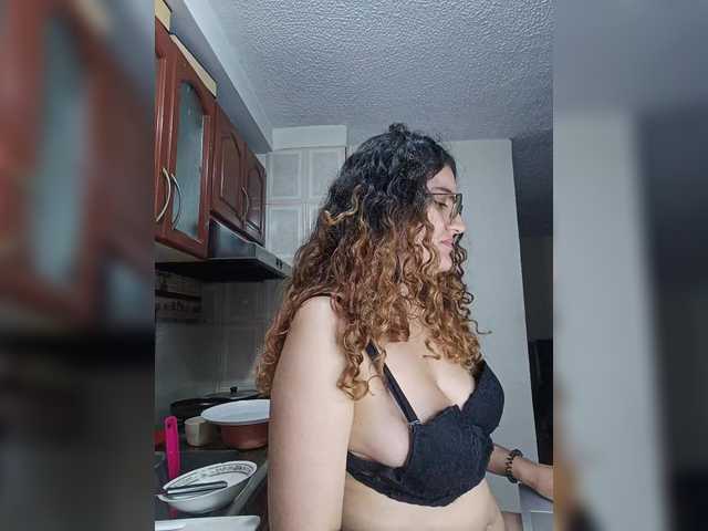 LuanaPowerful's BongaCams show and profile
