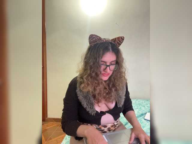 LuanaPowerful live cam preview