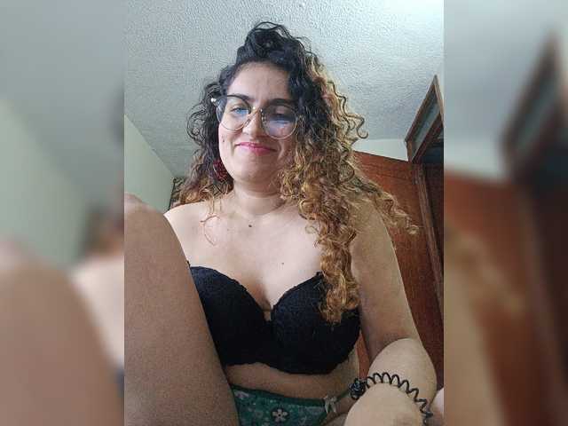 LuanaPowerful's BongaCams show and profile