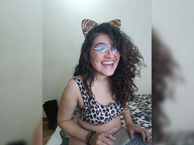 LuanaPowerful live cam on BongaCams