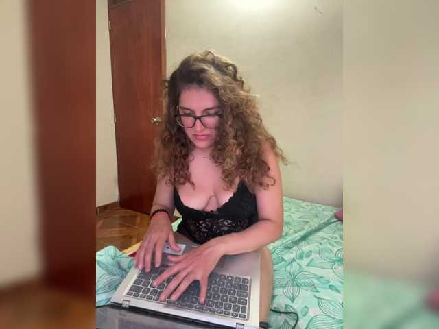 LuanaPowerful live cam on BongaCams